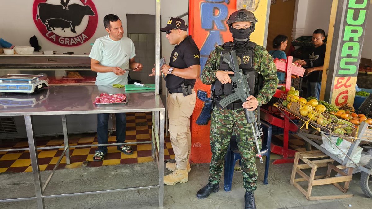 Séptima División del Ejército Nacional (@ejercito_div7) on Twitter photo Los soldados del <a href="/GaulaMilitares/">GAULA MILITARES</a> Sinú continúan trabajando #EnDefensaPorLaLibertadPersonal de los habitantes del departamento de #Córdoba. En el municipio de Chinú socializan la campaña #YoNoPagoYoDenuncio, con el fin de prevenir que los ciudadanos sean víctimas de extorsión y Los soldados del <a href="/GaulaMilitares/">GAULA MILITARES</a> Sinú continúan trabajando #EnDefensaPorLaLibertadPersonal de los habitantes del departamento de #Córdoba. En el municipio de Chinú socializan la campaña #YoNoPagoYoDenuncio, con el fin de prevenir que los ciudadanos sean víctimas de extorsión y