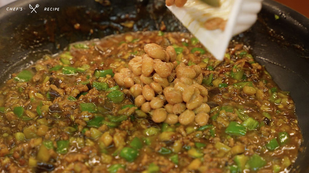 kurashiru0119's tweet image. 和の匠、野永シェフ直伝！「和風シン・キーマカレー」をクラシル公式YouTubeにて公開しました。

革命的なおいしさの秘訣は、驚きの食材「納豆」
加えるだけで、まるで長時間煮込んだような深いコクと旨味が生まれます。