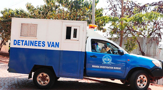 BPlusTvRwanda's tweet image. Urwego rw’Igihugu rw’Ubugenzacyaha (@RIB_Rw ), ku bufatanye na @Rwandapolice , rwafunze Manirakiza Straton, umukozi wa #WASAC ushinzwe ibikorwa by’isukura ry’umuyoboro w’amazi wa Ruhanga mu Murenge wa Rusororo, ukurikiranweho icyaha cya ruswa.