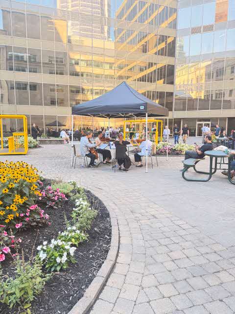 Because work is also about taking a moment to breathe 🎶…
Today, our team enjoyed lunch to the sound of a classical string quartet. A beautiful and inspiring break reminding us that well-being and performance go hand in hand. Want to join us? ➡️ careers.ovhcloud.com/en-ca/