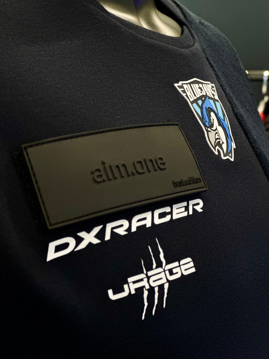 ✨ Level up your style! ✨
Grab your exclusive BLUEJAYS Wear powered by <a href="/eWear_company/">eWear</a> – and yes, there’s a special Gamescom discount waiting just for you 🫵🔥
👉 Don’t miss out: bluejays-esport.org/gamescom