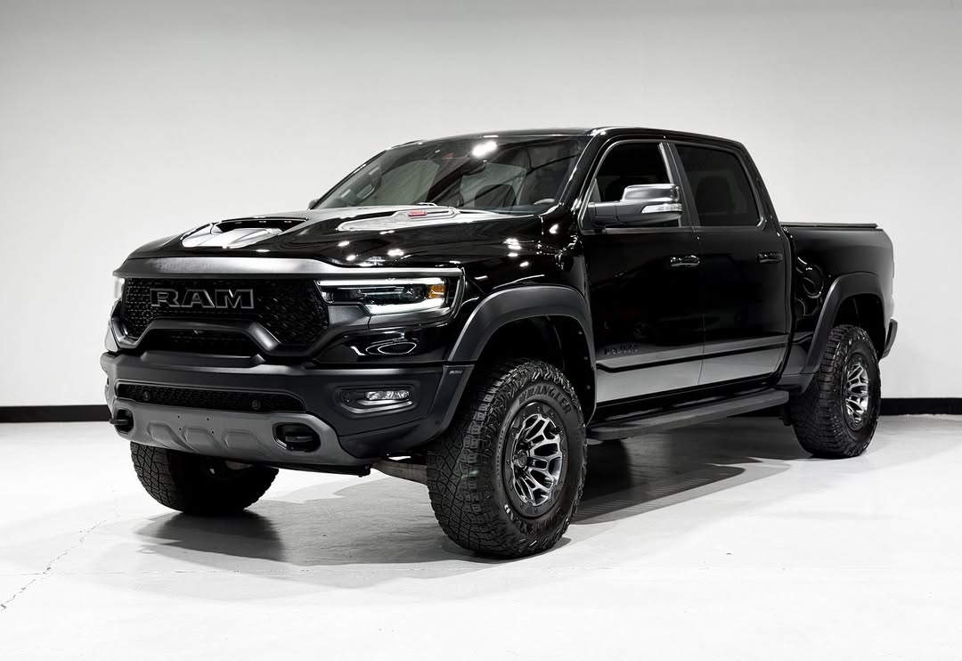 RandyT110's tweet photo. 2021 Ram 1500 TRX
Title: Clean Title
Engine: 6.2L V8 Supercharged
Drivetrain: RWD 4X4
Miles: 63,476
Level 2
Cold A/C
Bluetooth
Navigation
Leather seats
Push to start
Remote start
Ventilated/Heated seats
TRX sport mode
Harman/Kardon audio
Carbon Fiber Package
Blindspot monitors https://t.co/2jH8kjPalH