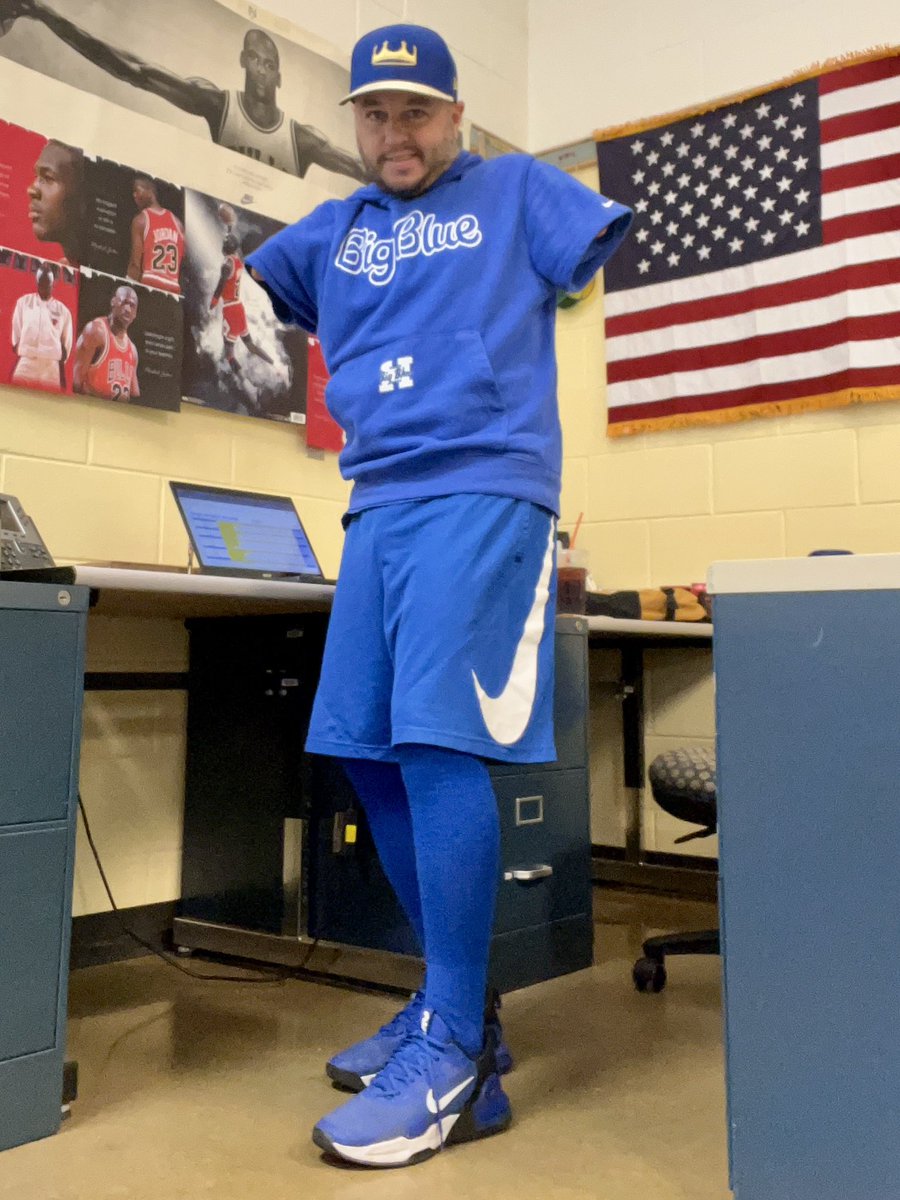 Last day of spirit week, good luck 🍀 BigBlue 🏈 in your season opener tonight! <a href="/Hamilton_RV/">Riverview Elementary</a> <a href="/Hamilton_CSD/">Hamilton City School District</a> <a href="/HHSBigBlueAD/">Big Blue Athletics</a>