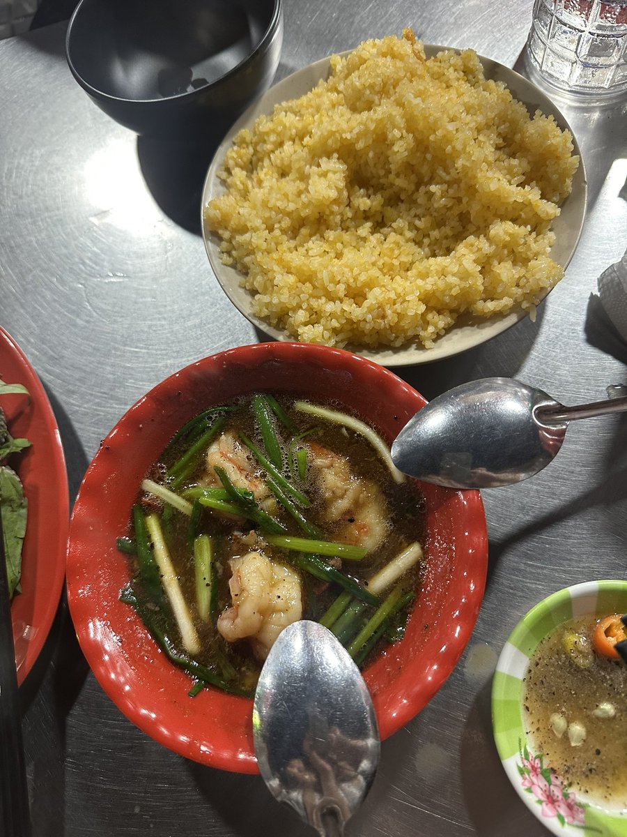 ベトナム🇻🇳
ホーチミンとハノイで食い倒れしてきた