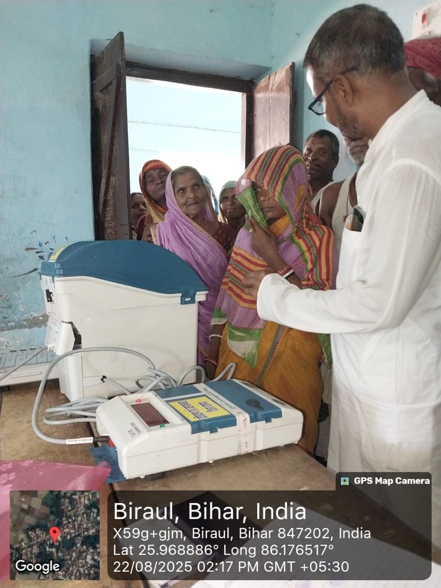 Chief Electoral Officer, Bihar (@ceobihar) on Twitter photo दरभंगा जिला अंतर्गत सभी 10 विधानसभा निर्वाचन क्षेत्रों में प्रतिदिन मतदाता जागरूकता रथ चलाया जा रहा है एवं मोबाइल डेमोंस्ट्रेशन वैन के माध्यम से आम मतदाताओं को EVM/VVPAT के कार्य प्रणाली के बारे में अवगत कराया जा रहा है।
<a href="/ECISVEEP/">Election Commission of India</a> दरभंगा जिला अंतर्गत सभी 10 विधानसभा निर्वाचन क्षेत्रों में प्रतिदिन मतदाता जागरूकता रथ चलाया जा रहा है एवं मोबाइल डेमोंस्ट्रेशन वैन के माध्यम से आम मतदाताओं को EVM/VVPAT के कार्य प्रणाली के बारे में अवगत कराया जा रहा है।
<a href="/ECISVEEP/">Election Commission of India</a>