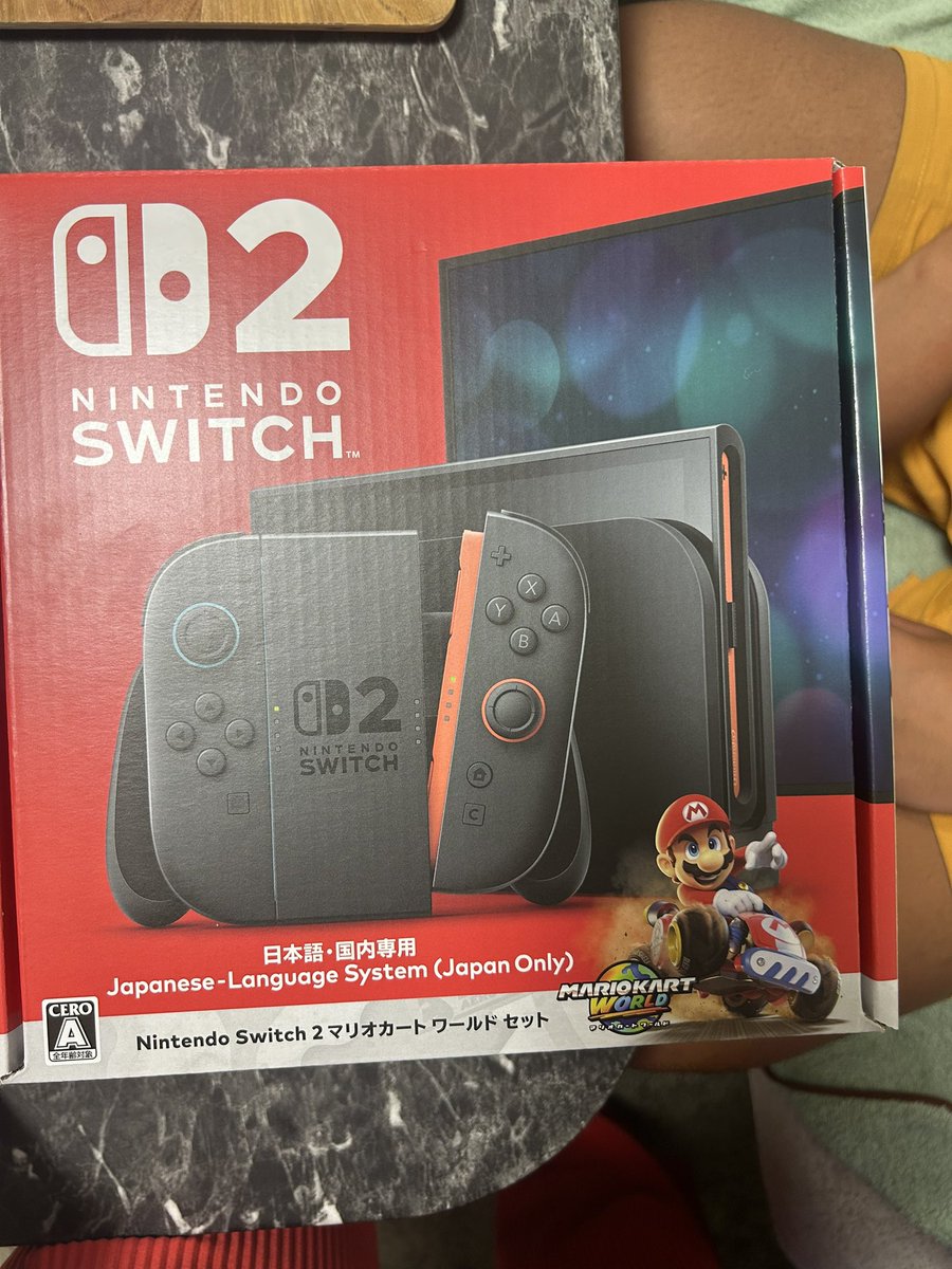 hami1983gmailc1's tweet photo. 長男が私が入浴中
「ママ、大変や！マ��カーのソフト入ってへん」
そういえば入ってなかったなぁ〜と思い
調べてみたら
ダウンロードやん！！
長男よ！しっかりしろよ！！笑
#Switch2
#緑橋古本市場
#穴場やった
#教えてくれてありがとう
#オカンもマリカーする https://t.co/LjofuhMtLK