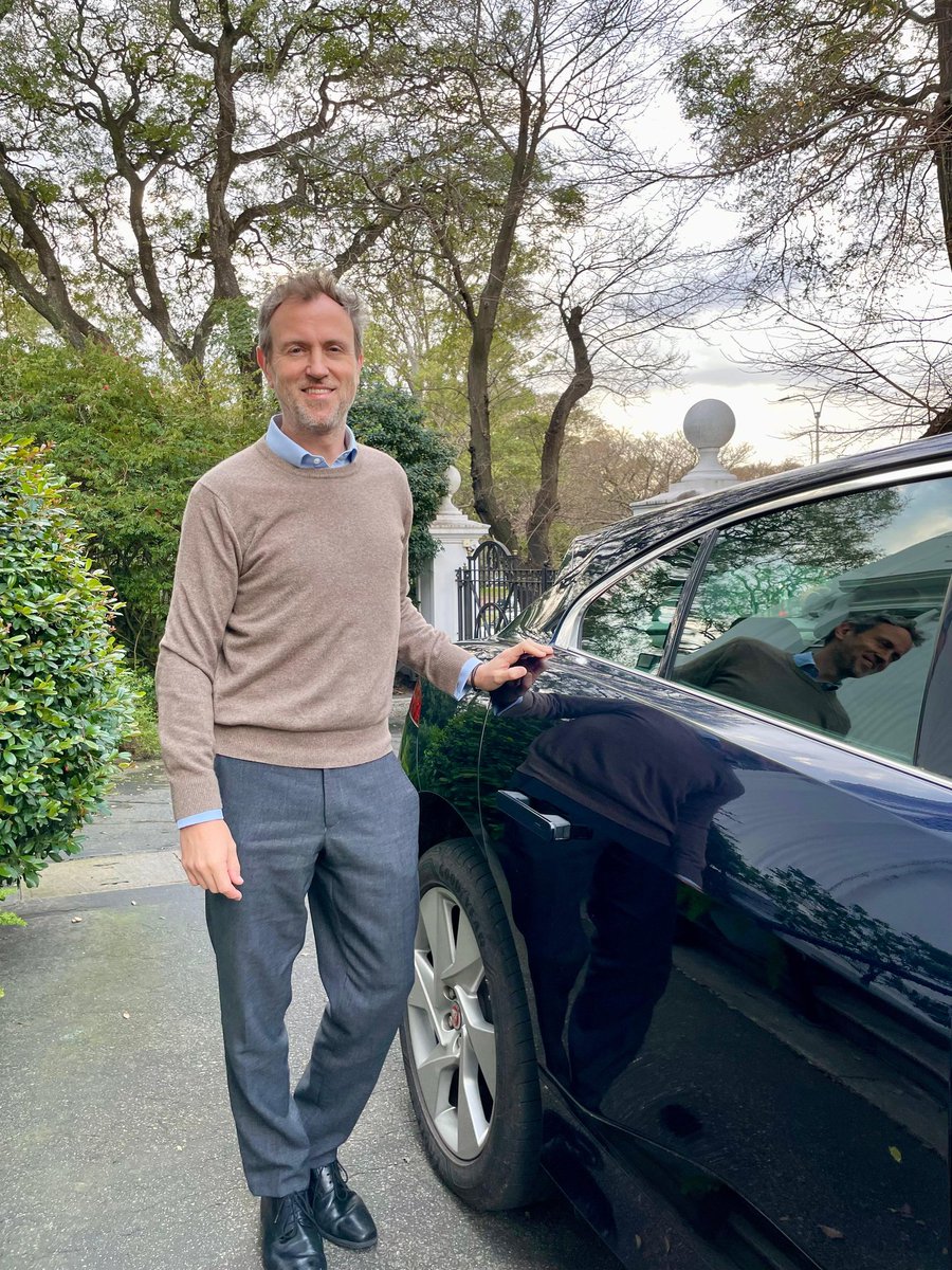 Voy camino a mi primera visita a Maldonado para un día lleno de actividades incluyendo reuniones y entrevistas en @canaloncepunta y @fmgente para hablar de las becas #Chevening y el Programa de Movilidad Juvenil, entre otros temas. 🚗 📺 🎤 

¡Les iré contando!