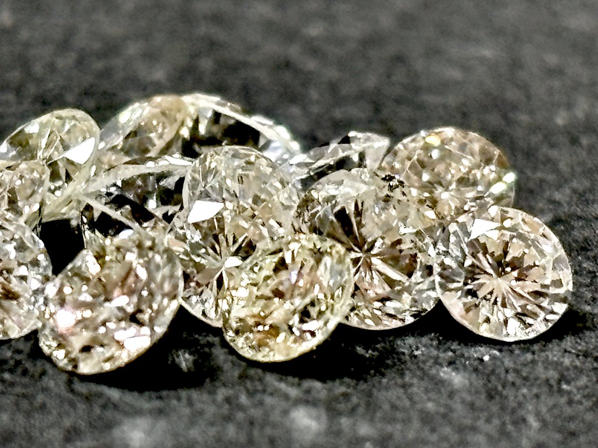 【出展記念プレゼント🎁】

たからいしルースは次回
京都ミネラルマルシェに出展！

8月29日（金）〜31日（日）
京都産業会館ホール

出展を記念して「ダイヤモンド💎」を3名様にプレゼント！

【応募方法】
①フォロワーになる
②このポストをリポスト&amp;いいね

31日締切。
当選者へ翌日DMします！