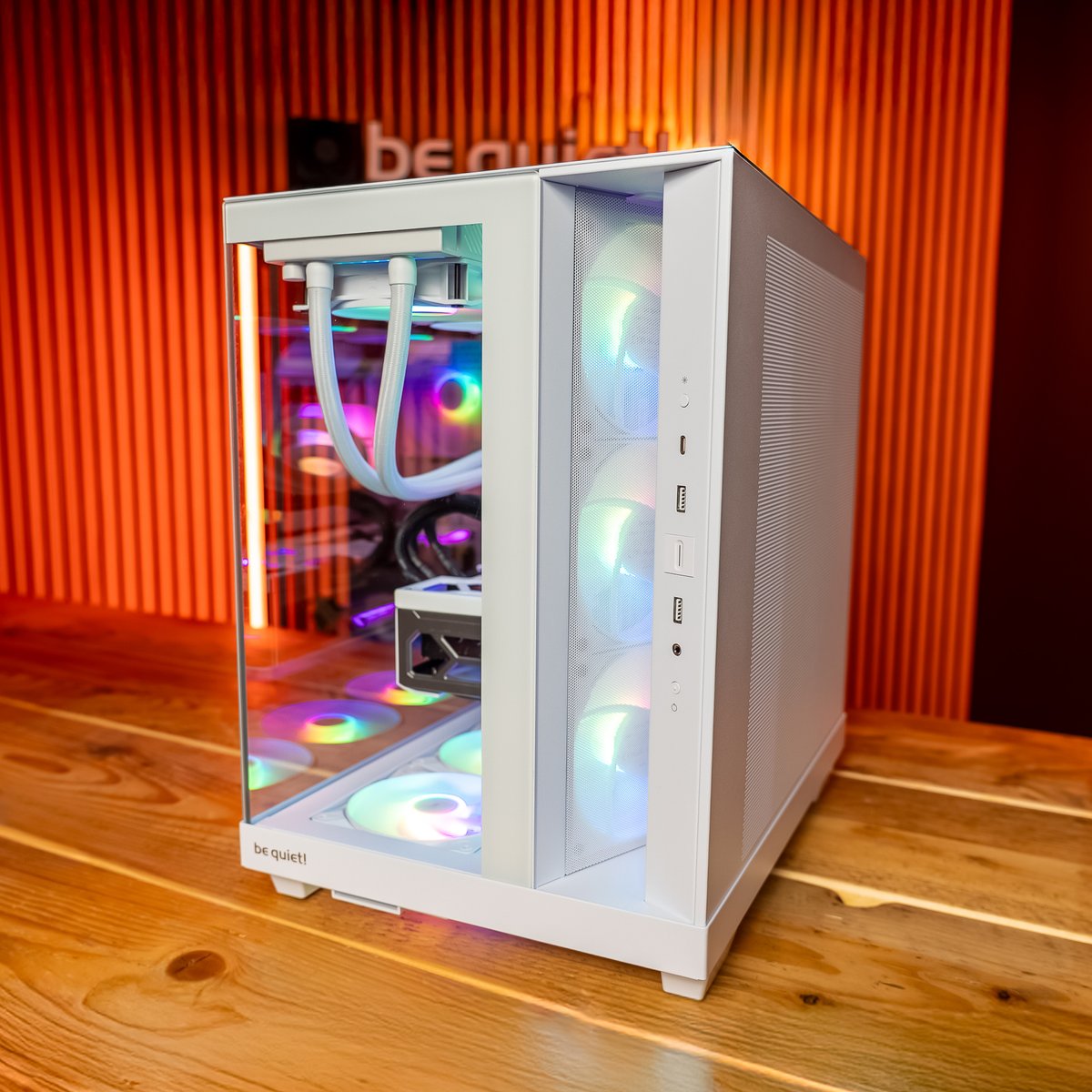 bequietofficial's tweet image. Meet the all-new Light Base 500 – delivering performance, accessibility, and functionality in true be quiet! style.

👉 Which one would you choose?

#bequiet #gamescom2025 #LightBase500 #LightWingsLX #PureWings3