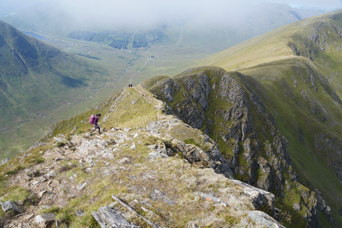 frank_hennessy's tweet photo. The South Glen Shiel Ridge. 16/8/25
Last time we climbed this was Nov’99 with the Glasgow Uni Mountaineering Club…we thought it was about time for a repeat…this century 😎☀️⛰️⛰️⛰️⛰️⛰️⛰️⛰️#munros #mountains #Scotland #highlands #munrobagging https://t.co/4I4cz0b089