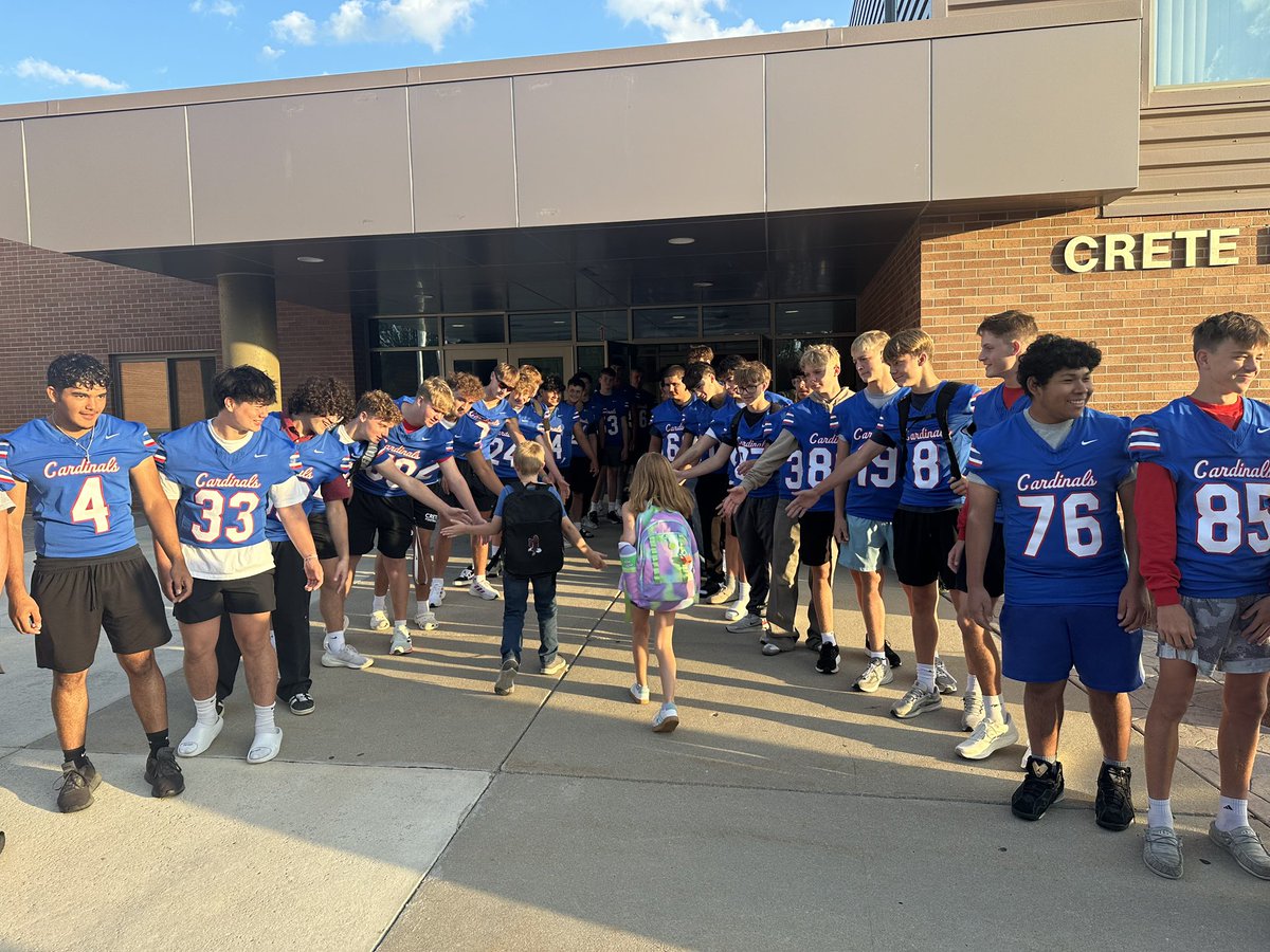 CreteCardsFB's tweet photo. Happy “High Five” Friday, @creteint!!! https://t.co/5CIhnoO30c