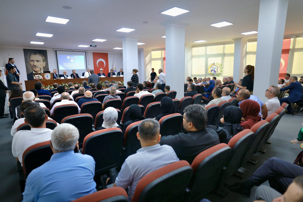 📌 Siirt’te Ekonomi ve Yatırım Toplantısı..!

Ticaret Bakanımız Sn. Prof. Dr. <a href="/omerbolatTR/">Prof. Dr. Ömer Bolat</a>, Valimiz Sn. <a href="/Dr_KemalKzlkaya/">Dr. Kemal KIZILKAYA</a>, AK Parti #Siirt Milletvekili Sn. Mervan Gül, AK Parti Şırnak Milletvekili Sn. Aslan Tatar, AK Parti İl Başkanı Sn. Av. Bahri Caner Özturan ve Siirt TSO