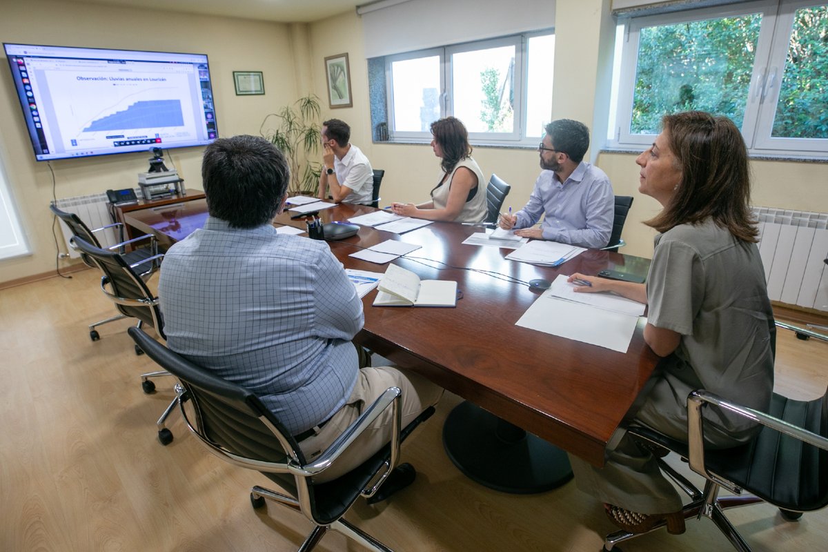 MAmbienteXunta's tweet image. 💧 Mantense a prealerta por escaseza moderada de auga nos ríos Lérez, en Pontevedra, e Grande, en Camariñas

🗣️ @Anxeles_Vazquez apelou á concienciación cidadá e á implicación dos concellos tras presidir a reunión da Oficina Técnica da Seca

📎xunta.gal/notas-de-prens…