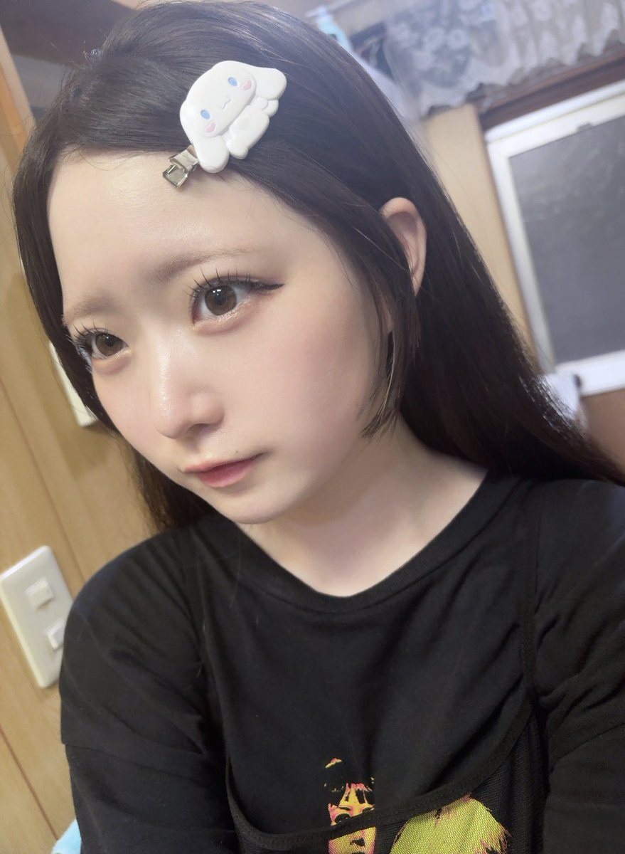_Uo_oU_pp's tweet image. 山登ったり下ったり海行って
汗だくでも崩れなかったベースメイクたち✍🏻💫