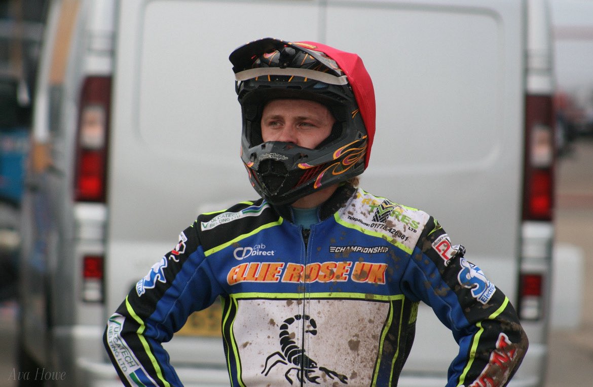 SCORPIONS LOOK TO UPSET BEARS! 🦂 
 
Ellie Rose Travel Scunthorpe Scorpions are seeking to spring a surprise in the Cab Direct Championship at Redcar’s ECCO Arena this evening. 

full story scunthorpe-speedway.com

📸 Ava Howe