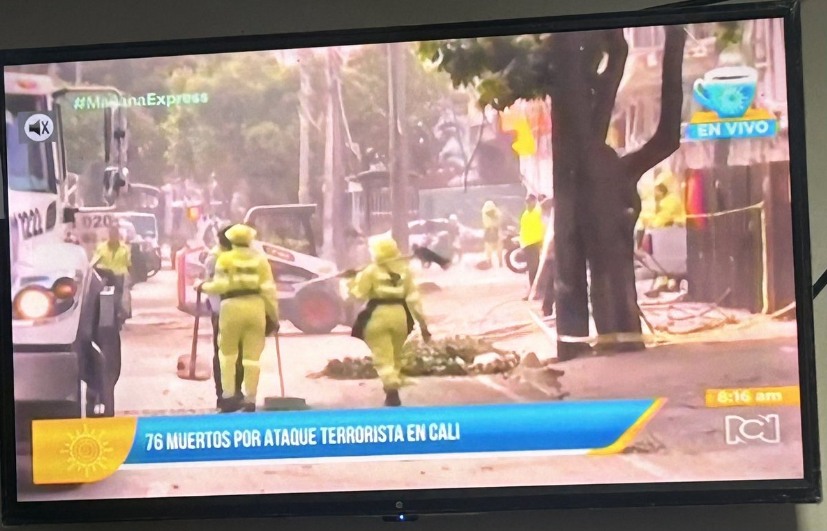 jmaito's tweet photo. @NoticiasRCN increíble que en un programa nacional, editen un cosa de estas . #cali #AtentadoenCali #fracasoes https://t.co/kGIR3KCB1X