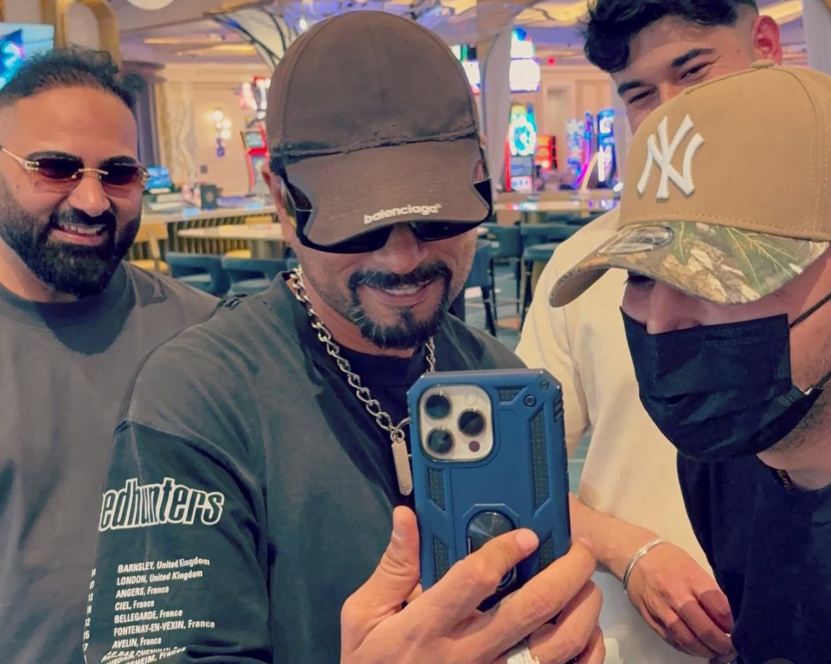 Just wokeup and saw these pics

I think its time fam 🥂