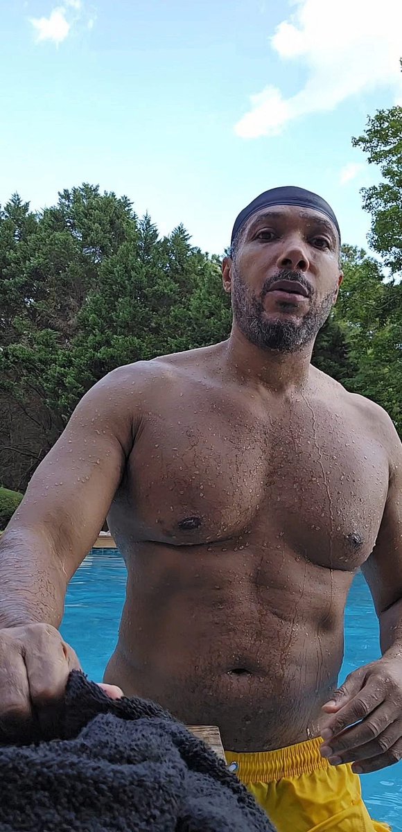 Nbs I’d let Lyfe Jennings get the 🍑