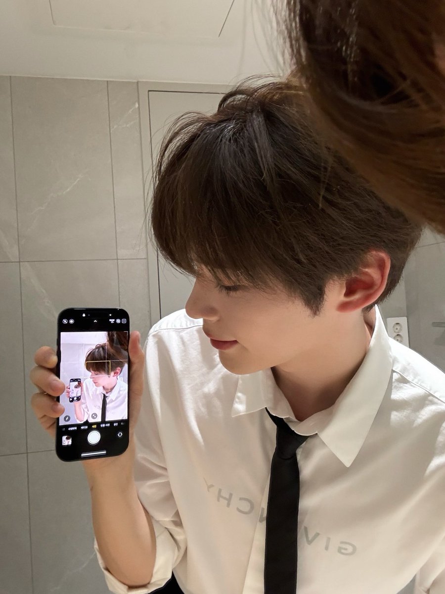 ZB1__710's tweet photo. 다정한데 섹시한 남자가 너무 좋아요.. https://t.co/OyTZ0F58kq