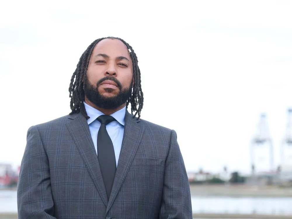 Take heed of this warning:

My mission is to end government corruption and incompetence in Oakland City Hall.

If you stand against me, I will see you as part of the problem—and I will use every ounce of my power and talent to take you down.

Now run and tell that.