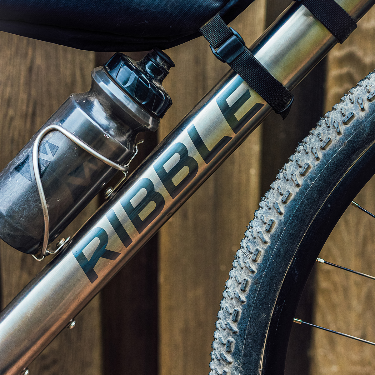 RibbleCycles's tweet photo. Timeless titanium. Endless adventure. 🌍✨
The ALLGRIT TI-X is built to take you further - with the strength, comfort, and ride quality only titanium can deliver.
#RibbleALLGRIT #RideRibble #TitaniumBike #GravelAdventure https://t.co/oSY6vTHdle