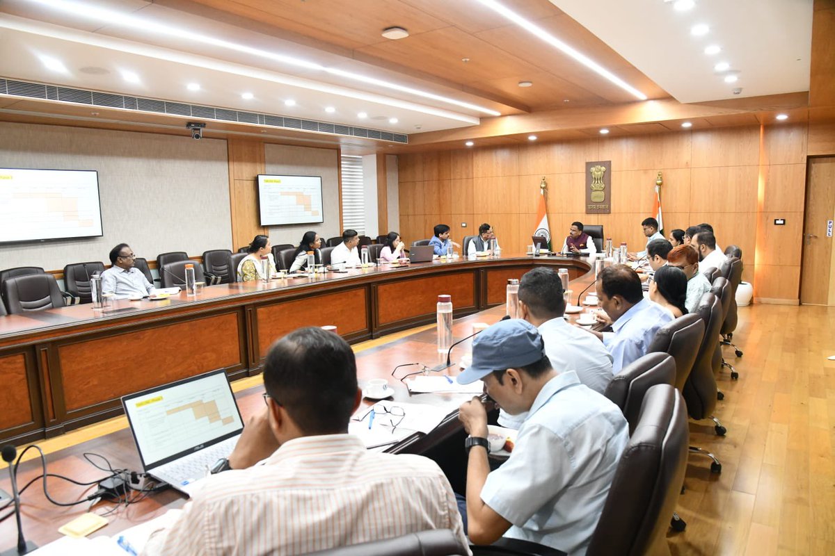 As envisioned by the Hon’ble Chief Minister, Dr. <a href="/himantabiswa/">Himanta Biswa Sarma</a>, I held a significant meeting with senior-most officials from the Departments of Economics and Statistics, Transformation and Development, Finance, Agriculture, and Industry, along with the visiting delegation from