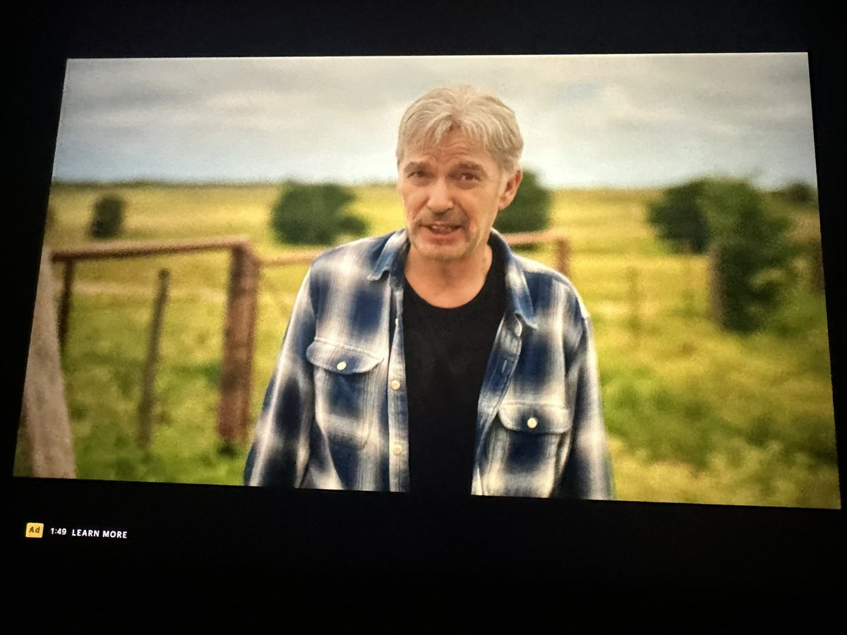 Watching s1 of Fargo (first time) and experiencing so much whiplash when Billy Bob Thornton is playing the embodiment of Satan in this show and then trying to sell me T-Mobile during the ad breaks