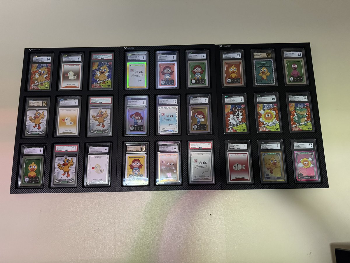 ATTweetz's tweet photo. Send more @vaultedcollect frames! Filled these up wayyyyy toooo fast with some 🔥 @VeeFriendsCards https://t.co/NEufTrzHSU