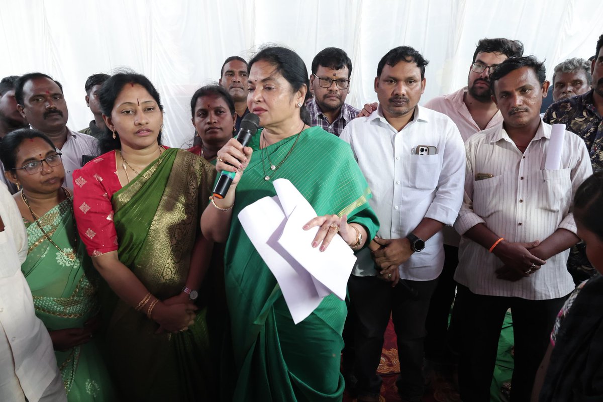 Prashanthi_VPR's tweet image. పీ 4 కార్యక్రమంలో భాగంగా బుచ్చిరెడ్డిపాలెం మండలం 20వ వార్డు, రామచంద్రపురం ఎస్టీ కాలనీని దత్తత తీసుకోవడం జరిగింది. ఈ సందర్భంగా ఈ రోజు గ్రామాన్ని సందర్శించి, అభివృద్ధి కార్యక్రమాలపై ప్రత్యేక దృష్టి పెట్టాలని సంబంధిత అధికారులు మరియు సచివాలయ సిబ్బందికి తెలియజేయడం జరిగింది. 

#P4Model…