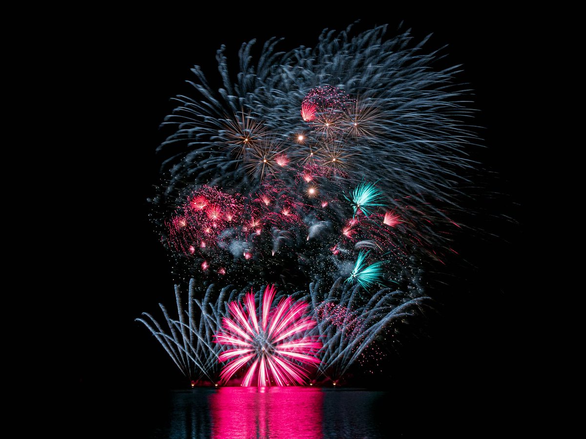 calronan's tweet photo. Night 4 of @globalfestyyc
It was China's turn to do the explody things
#globalfest #yyc #calgary #fireworks #China https://t.co/cBx7Lk77Z1