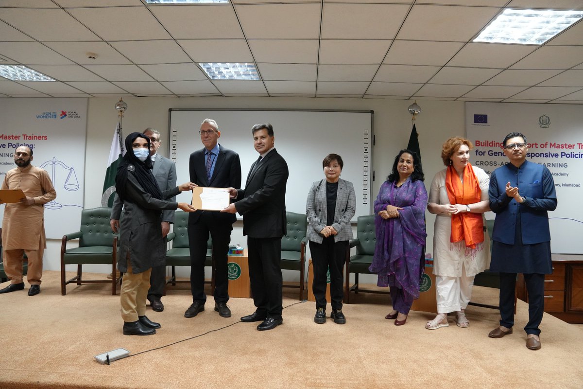 👮‍♀️ With 📷 support, UN Women &amp;
<a href="/FJAIslamabad/">Federal Judicial Academy, Government of Pakistan</a>
trained 27 police instructors from Balochistan, KP &amp; NACTA on #GenderResponsive policing under the #DeliverJustice project—advancing survivor-centered approaches &amp; standardizing GBV training in Pakistan.  #EndGBV @EUinPakistan