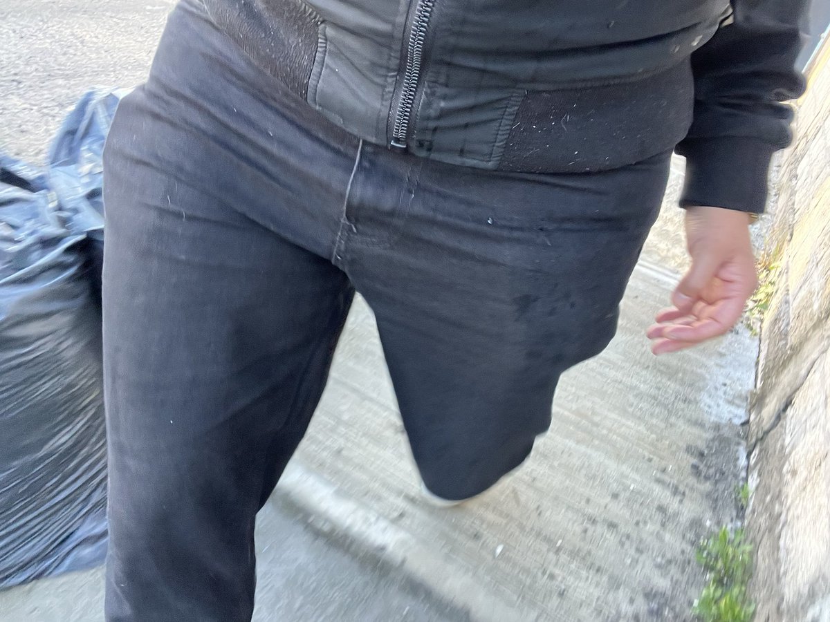 TanStefanoni's tweet photo. Así quedé después de que una patrulla de “policía de la ciudad” del @PueblaAyto @pepechedrauimx me bañara después pasar por calle rosales a toda velocidad. Tantito madre, mucha prisa pero cero respeto. @Hechizero_38 @Manatimx @JCarlos_Valerio @Poblanerias @notitrece https://t.co/TJA3NotGmr