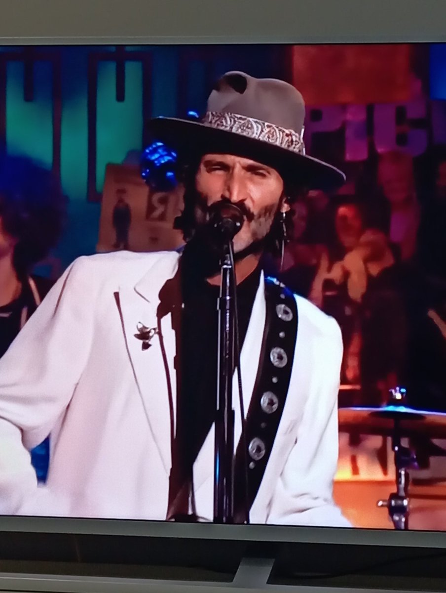 Mañana  concierto del gran <a href="/Leiva_Oficial/">Leiva Oficial</a> en fuengirola.alli estaremos en Marenostrum animando al  flaco