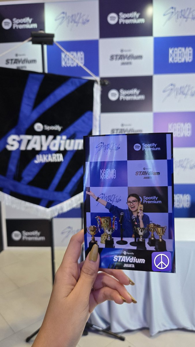 uarmyljght's tweet photo. teared up the whole way inside๐ฅน so proud of you kidss๐
@SpotifyID @Stray_Kids #Spotify #StrayKids #STAYdium #Spotifystadium #KARMA #SpotifyPremium https://t.co/rcMXkgZ810