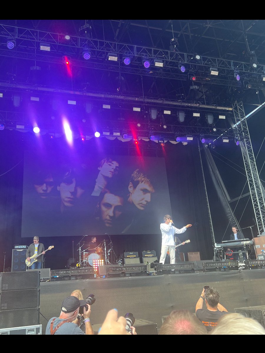 Epic set by The Charlatans at Victorious.

Thanks for playing Toothache <a href="/Tim_Burgess/">Tim Burgess</a> 👍