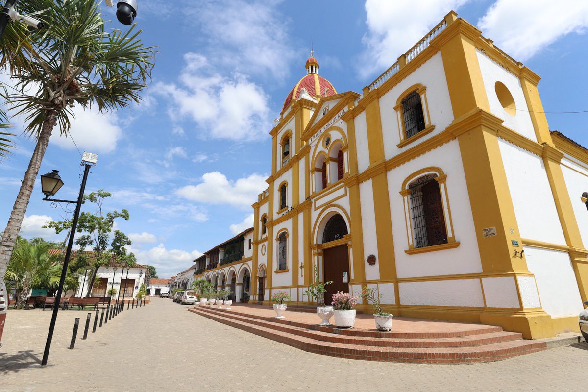 ☀️ ¡Buenos días, Bolívar!

Entre calles coloniales y la grandeza de su arquitectura, #Mompox tierra respira historia, fe y tradición.

✨ Que la calma del río y la belleza de este pueblo patrimonio nos inspiren hoy a soñar en grande y a caminar con orgullo por nuestras raíces.