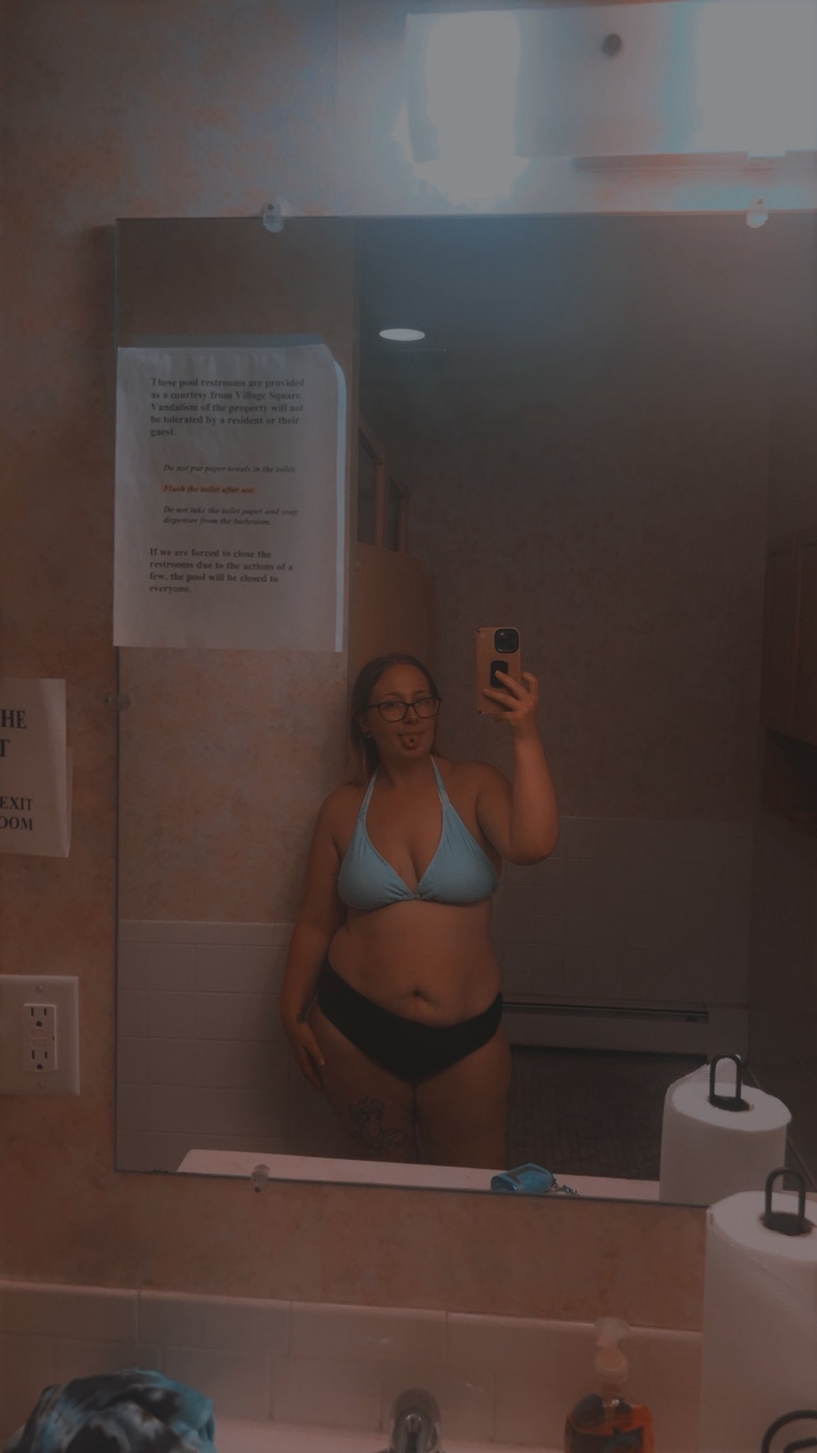 1 pic. Check out my page you might find what your looking for 🤭💦 #OnlyFans #RT #Like #follow https://t.co/TdTLlY6o06