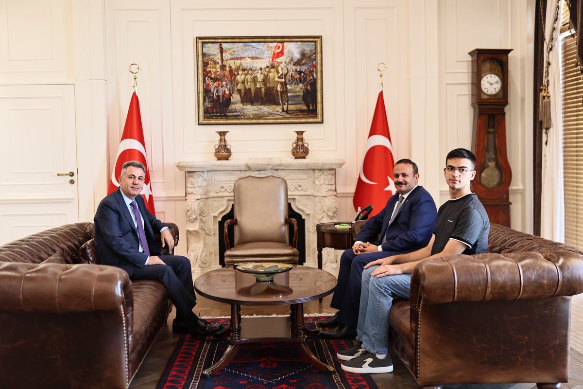 Valimiz <a href="/drsuleymanelban/">Dr. Süleyman Elban</a>, Cumhurbaşkanlığı Destek ve Mali Hizmetler Genel Müdürü Sn. Mehmet Tuncer’i makamında ağırladı.