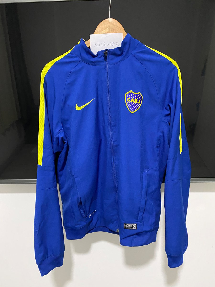 Sebacabe2's tweet photo. @marto_m3 Campera teamgeist talle M (igual a nueva) $ 220
Conjunto 2015 talle M $ 200
Zona caba. Zona norte https://t.co/RQeXrLckz3