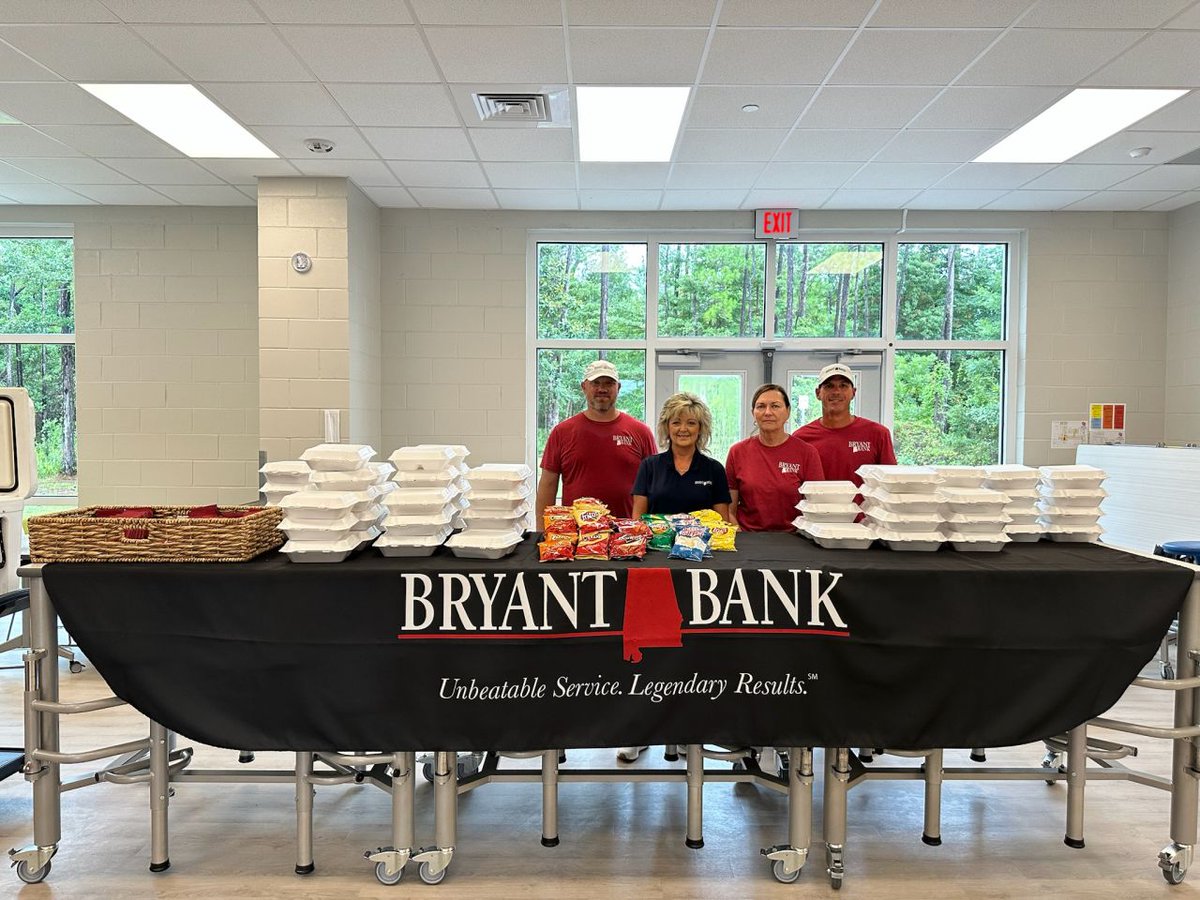 Earlier this month, we hosted two Bryant Bank Tailgater events in Baldwin County - preparing lunches for the teachers and staff at Foley HS and Orange Beach Elementary School as they gear up for the new school year. Thank you to all the educators across the State of Alabama!