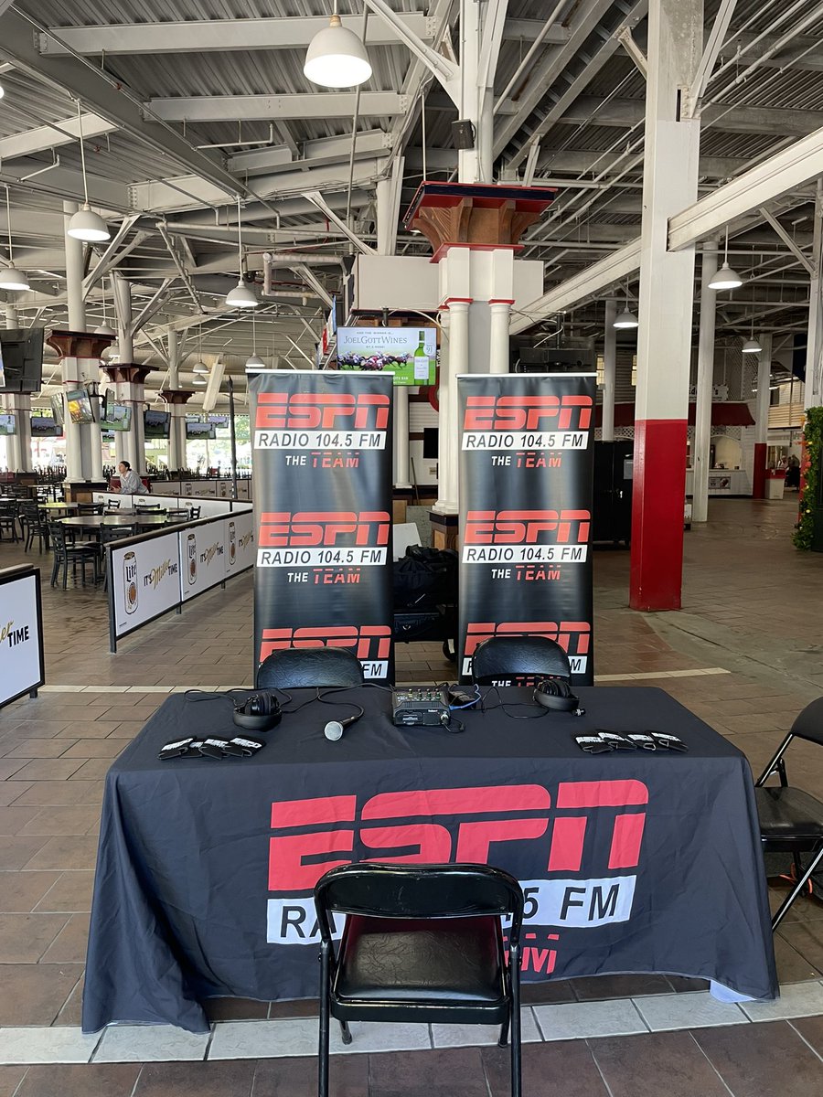 The final Friday #BigBoardSports as <a href="/RodgerWyland/">Rodger Wyland</a> and <a href="/MJJ1045/">Michael Johnson Jr.</a> are live at <a href="/TheNYRA/">NYRA (🗽)</a> from 10-1!

<a href="/Kurkjian_ESPN/">Tim Kurkjian</a> 10:30
<a href="/andyserling/">Andy Serling</a> 11:15
<a href="/failedtomenace/">Matthew DeSantis</a> 11:30
<a href="/johnpricci/">John Pricci</a> 11:45
<a href="/PCMckenna/">Patrick McKenna</a> 12
<a href="/OnTheJBrink/">Jason Brinkman</a> 12:15
<a href="/1000Naj/">Najja Thompson</a> 12:30

📞518-476-1045
📞518-881-1575

1045theteam.com/listen-live/po…