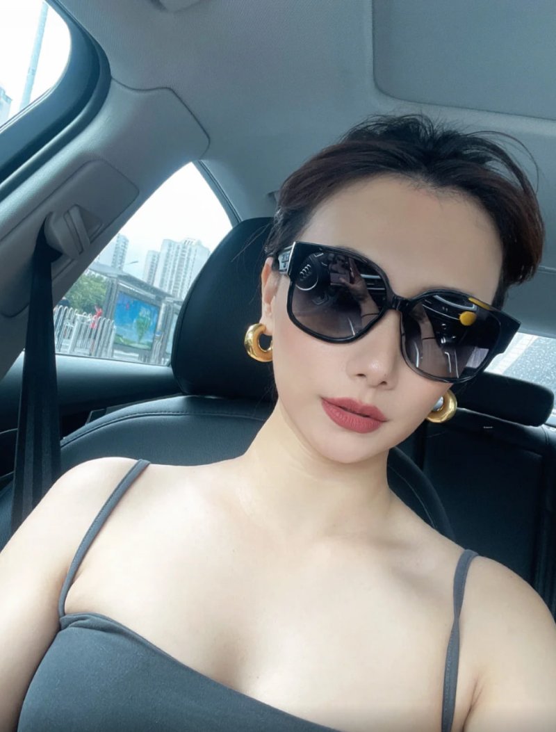 Corbin0Corbin's tweet image. #Beautyistic  road is under your feet, and the future is in your heart.🚘