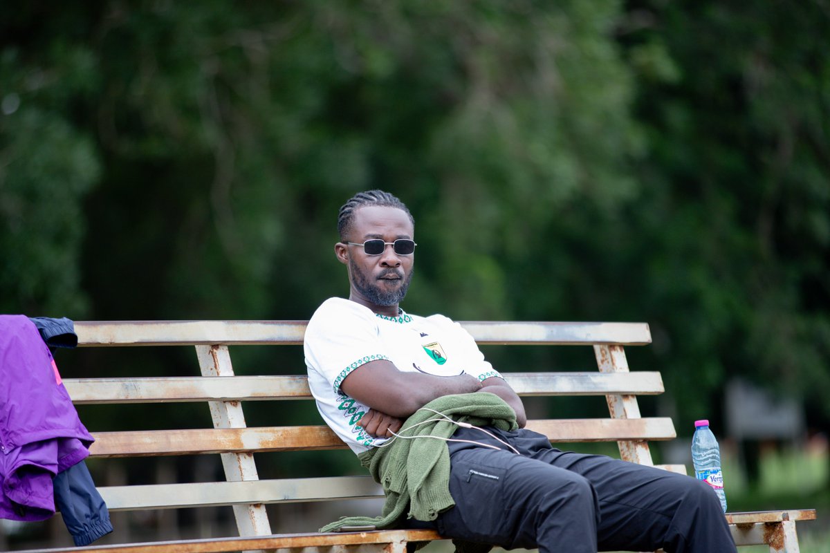 The man behind the screen 🎥✨ 🥰 Our video analyst, Newton Lartey, working tirelessly to break down the game and give us the winning edge. 💪⚽
#Miners #GyeNyame
