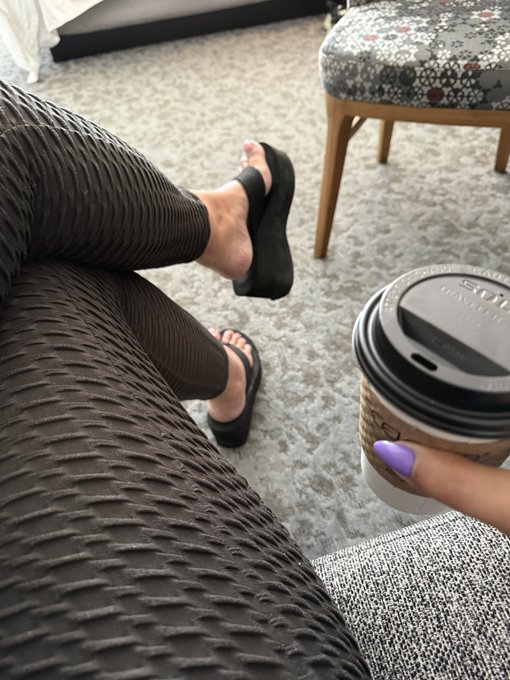 Watch Goddess Marcy 🦒Your favorite Brazilian Amazon🍑👣's leaked NSFW photo on TwXstars