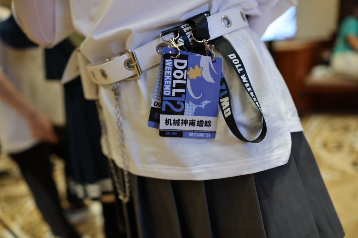 印象服小银狼尝试中门对狙
前方加入队伍的是我另一个摄影白月光，台湾第一拍娃户：<a href="/moonrabbit3239/">月兔</a> 
🎭：<a href="/Cyberloafing_S/">摸鱼头壳_MYKig</a> 
另：为什么！dw！银狼赛道这么卷啊！
#honkaistarrail #silverwolf #kigurumi #dollweekend