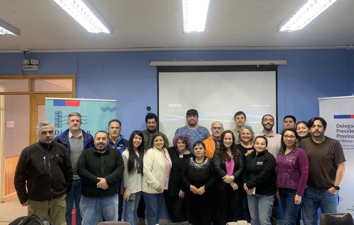 MopMagallanes12's tweet photo. 🗺En Puerto Natales #DGAMOP realiza la séptima sesión de la Mesa Estratégica de Recursos Hídricos en la cuenca Costeras entre seno Andrew y Río Hollemberg.
💧En la oportunidad se abordan las medidas e iniciativas presentadas por los órganos encargados, para resolver las brechas detectadas en la cuenca de planificación.
✅Se trabaja además en la categorización de dichas medidas según la relevancia dependiendo del grado de incidencia, para dar respuesta a las problemáticas detectadas y propender a la seguridad hídrica en el marco de sus cuatro ejes: Consumo humano y subsistencia; Actividades productivas; Conservación y preservación de ecosistemas, y resiliencia ante amenazas.
🤝Destacamos el gran compromiso y participación de los actores participantes, considerando junto a la comunidad a servicios públicos, privados, Municipios, academia y organizaciones.