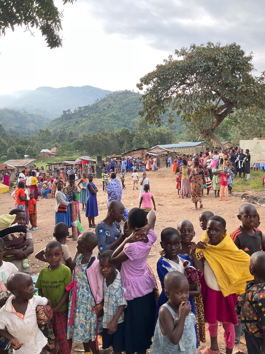 #Kasese is deffo the capital of #Rwenzoris! Fort Portal is near Rwenzoris. Also  Bundibugyo is not as Rwenzoris as Kasese : )
#MountainsOfTheMoon #isule #kaseseDistrict