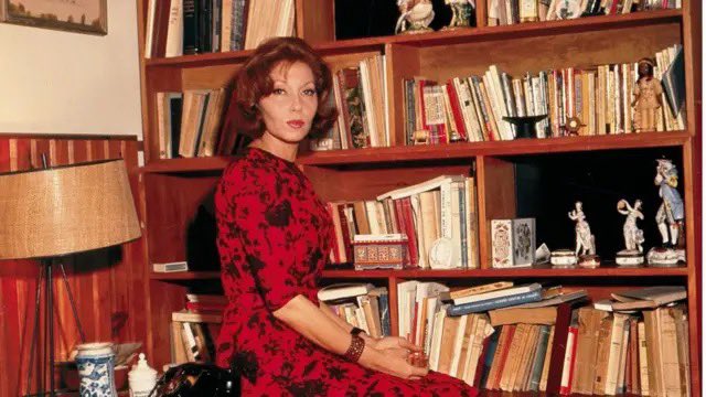 CulturaUrbana's tweet photo. #ConferenciaFCU
“Hay un mundo enorme de lo familiar que es privilegiado por Clarice Lispector, la narradora, para allí insertar un desbarajuste” @JorgeRL0702 en «Clarice Lispector, “Una cariátide viva”»:
https://t.co/tcJH4XP0QB https://t.co/mby1wbcJii