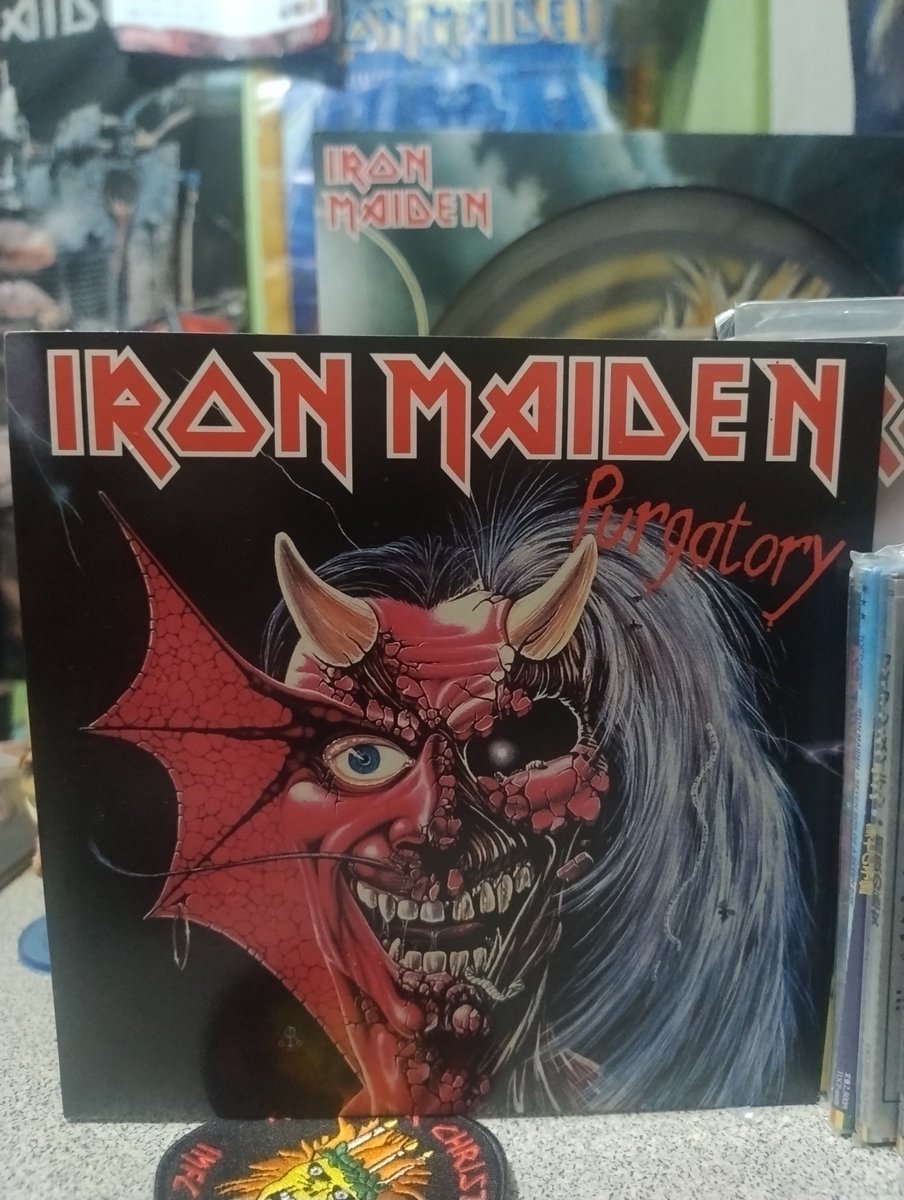 Happy weekend 🤘 
And NOW PLAYING