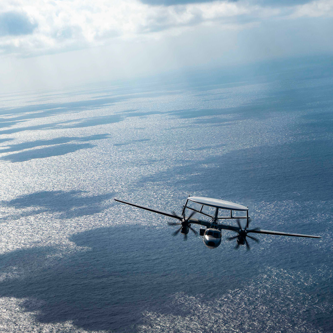 northropgrumman's tweet image. Eyes in the Sky! ☁️ The E-2D Advanced Hawkeye is the ultimate airborne command and control center for @USNavy carrier strike groups. 

The result: Decision dominance – anytime, anywhere.  

Explore the future of command and control ➡️ms.spr.ly/6016sVQF4

#Hook25